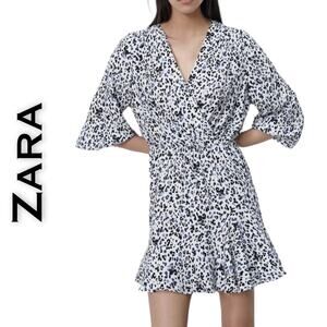 Zara Minidress Medium Leopard Print White Black Gray Ruffled V-Neck 3/4 Sleeve